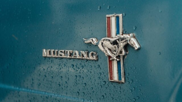 Das Ford Mustang Logo aus den 1960er Jahren